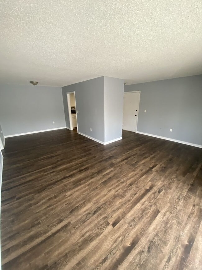 Foto del edificio - Spacious three bedroom condo