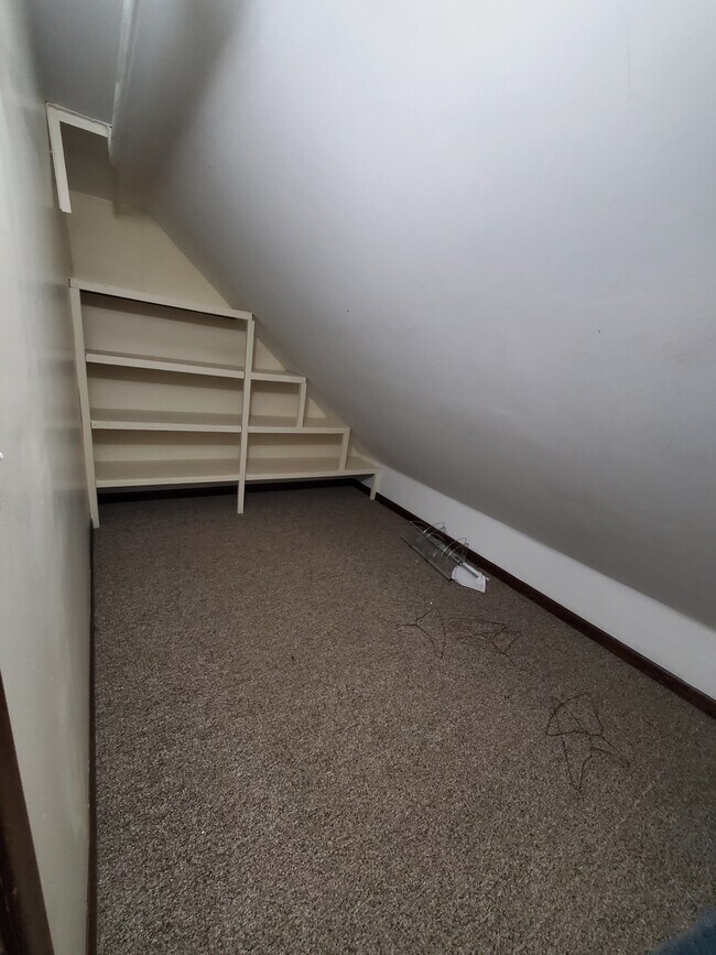 Building Photo - 704 J Ave