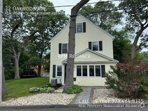 Building Photo - 32 Oakwood Ave