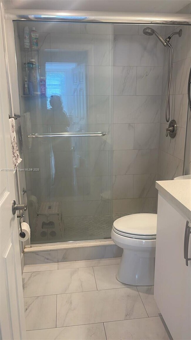 Building Photo - 1001 91st St