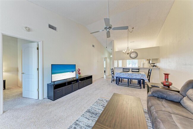Building Photo - Furnished 2 Bedroom | 2 Bath - Lake Views