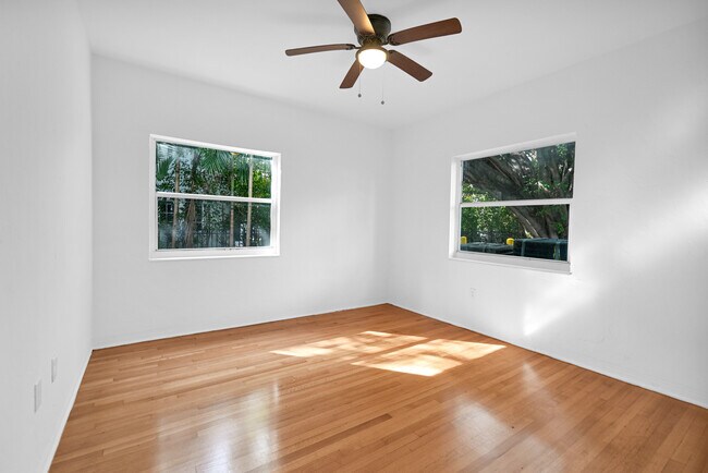 DORMITORIO - 1536 Michigan Ave