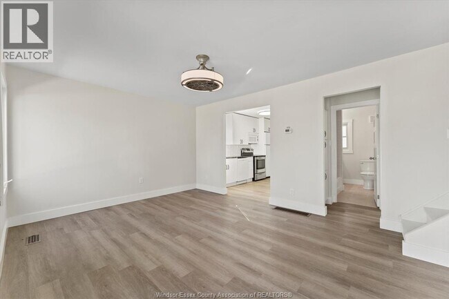 Building Photo - 2265 Elsmere Ave