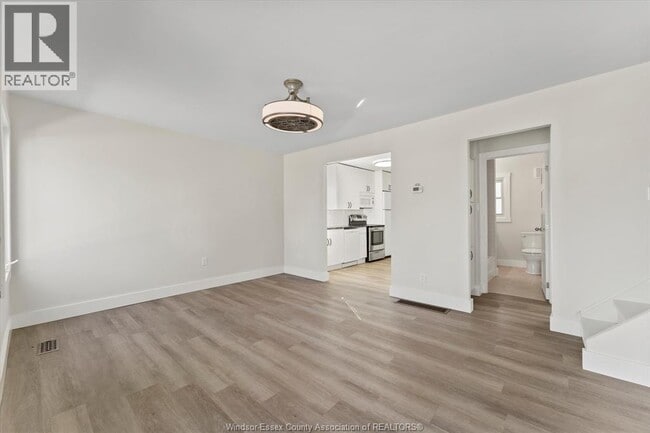 Photo du bâtiment - 2265 Elsmere Ave