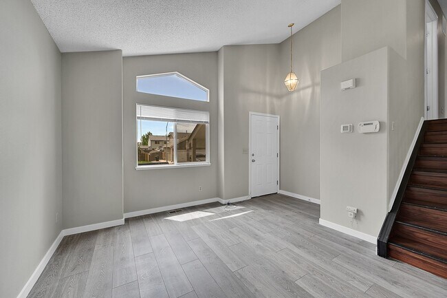Foto del edificio - 7732 Middle Bay Way