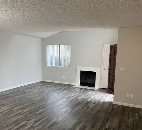 Building Photo - 3074 Peach Ave