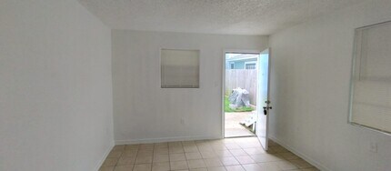 Building Photo - 3718 Avenue M 1/2