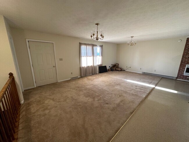Building Photo - Well-Maintained 2-Bedroom Home with Attached Garage and Walkout Basement!