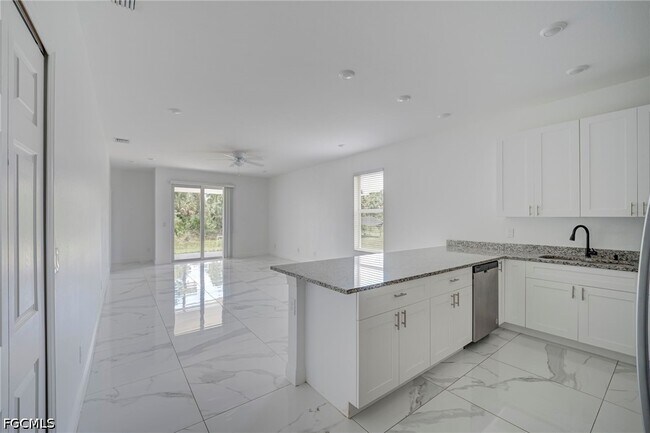 Foto del edificio - 3306 56th St W