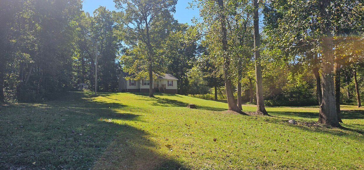 Foto principal - 3 Bedrooms 2 Bath Ranch with unfinished ba...