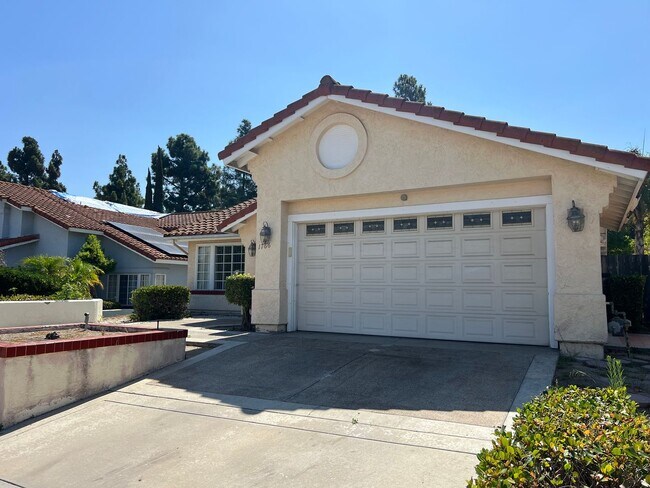 Foto del edificio - 3 Bedroom, 2 Bathroom, 2 Car Attached Garage