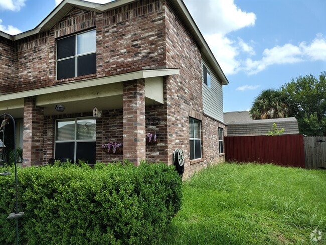 Building Photo - 3144 Pine Valley Dr