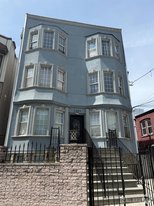 Building Photo - 2309 John F. Kennedy Blvd
