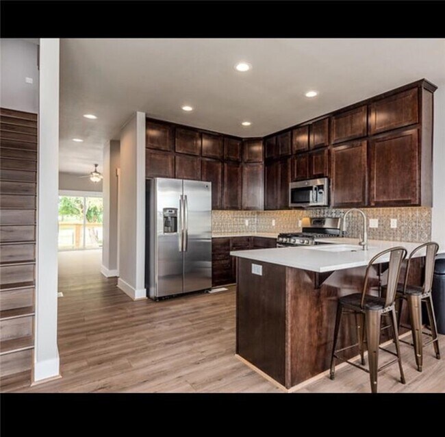 Foto del edificio - 1567 Brooks Ave