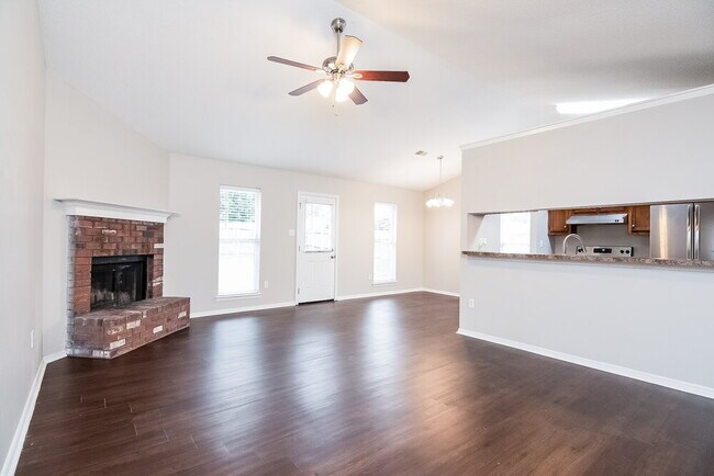 Foto del edificio - 10102 Williford Dr