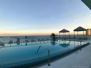 Building Photo - 218 SE 14th St