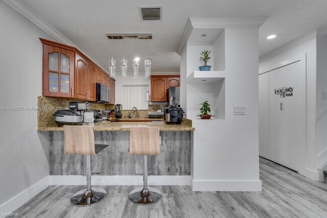Foto del edificio - 3 br, 2.5 bath House - 6215 Kendale Lakes ...