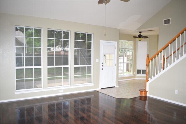 Building Photo - 30007 Oakland Hills Dr