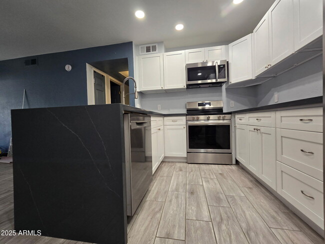 Foto del edificio - 1720 E Thunderbird Rd