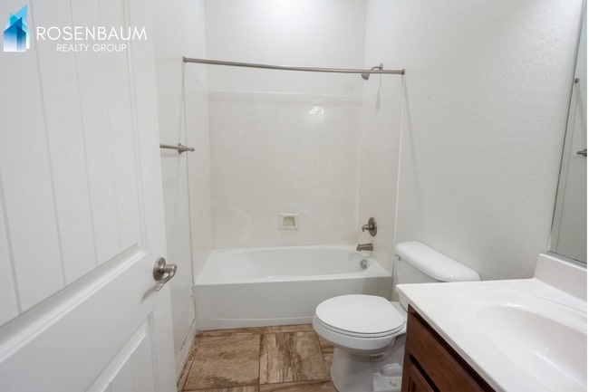 Building Photo - Stunning 3 bedrooms 2 bathrooms House in a premiun area of Prescott Valley!