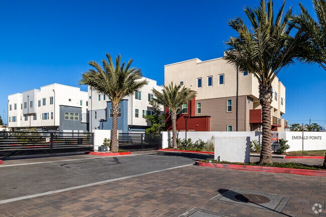 Foto del edificio - Emerald Pointe