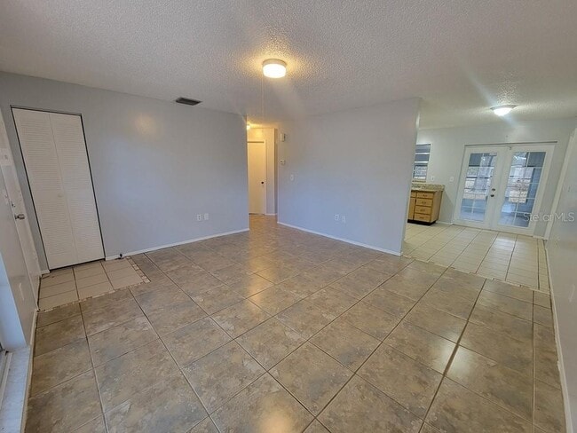 Foto del edificio - 6922 Westend Ave