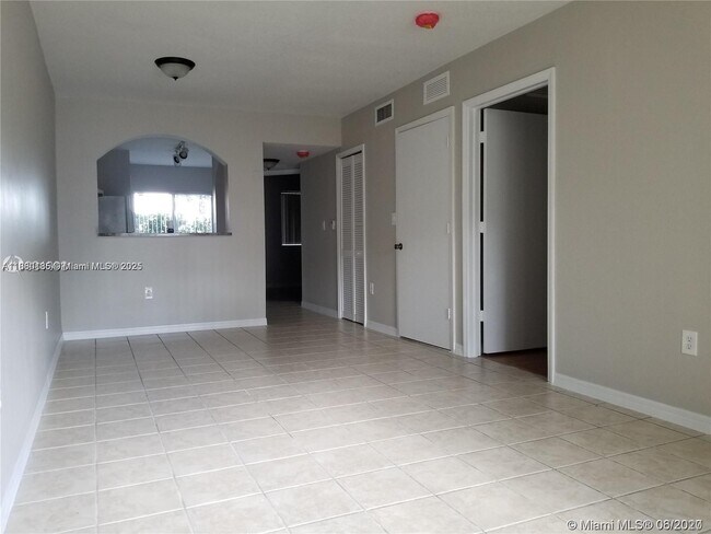 Foto del edificio - 990 NE 33rd Terrace