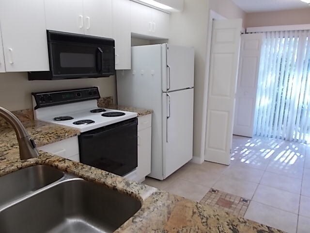 Foto del edificio - 6166 Riverwalk Ln