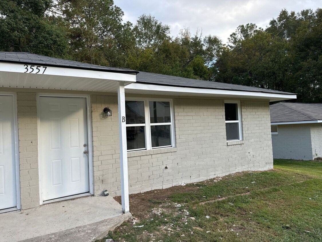 Primary Photo - 3557 Fair St