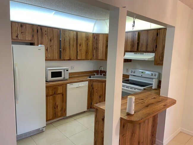 Foto del edificio - 532 Shady Pine Way