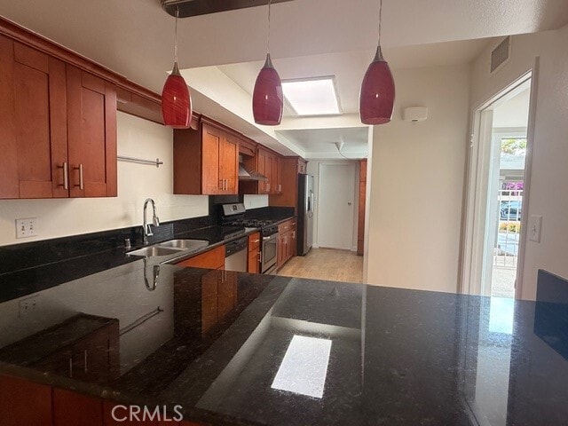 Building Photo - 6 Coral Tree Ln