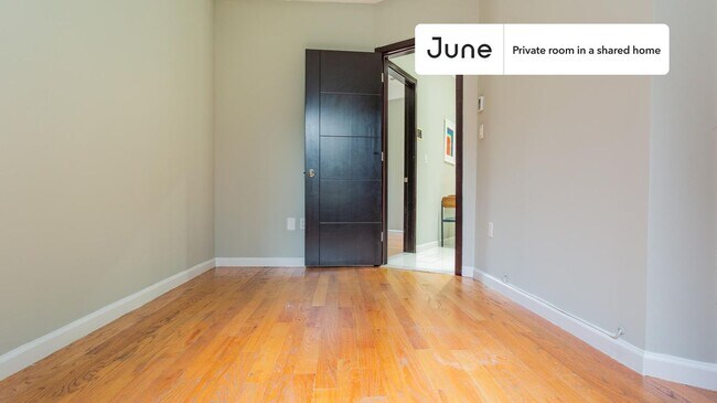 Foto del edificio - Private bedroom in 4 bed/1.5 bath Home