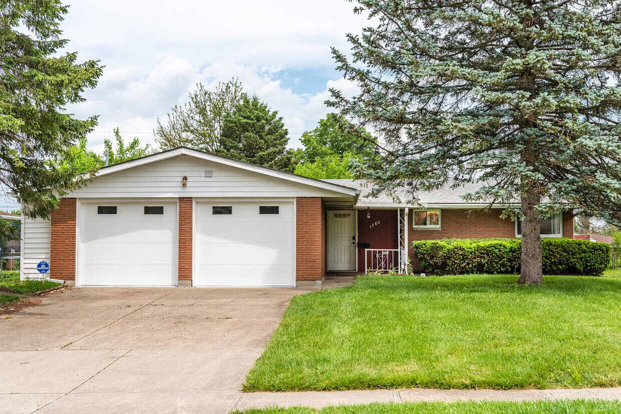 Foto principal - 1380 Maple Grove Dr
