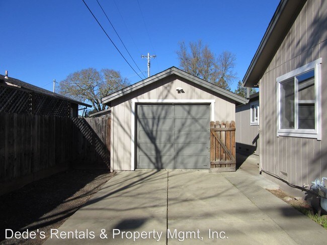 Building Photo - 3 br, 2 bath House - 671 Windsor River Road