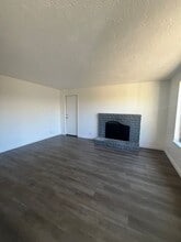 Building Photo - 646 W Quinalt St