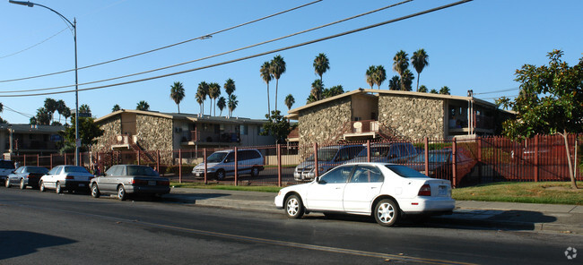 Building Photo - Valley Palms Apartments