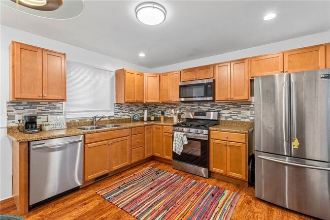 Building Photo - 271 Crockett Dr