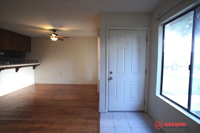 Foto del edificio - 6808 N Half Moon Dr