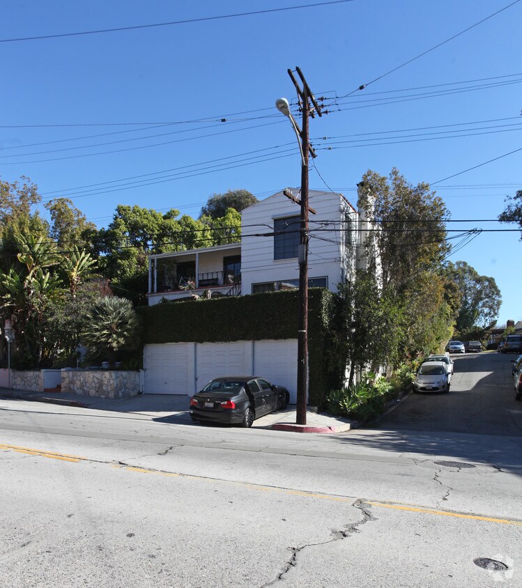 Building Photo - 3236-3238 Griffith Park Blvd