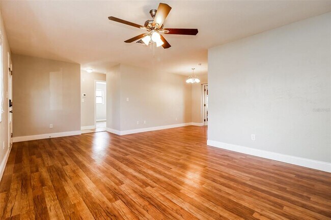 Foto del edificio - 9894 110th Ln N