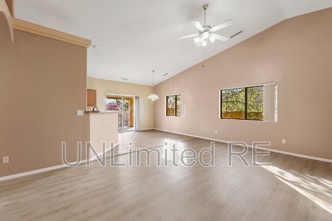 Building Photo - 6830 E Kilkenny Pl