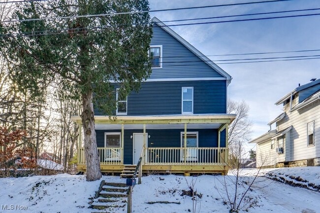 Building Photo - 155 W Walnut St