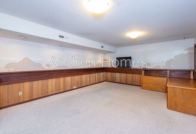 Foto del edificio - 22660 E Cliff Dr