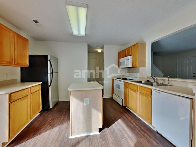 Building Photo - 109 Peterborough Dr