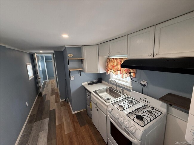 Building Photo - 275 Robinson Ave