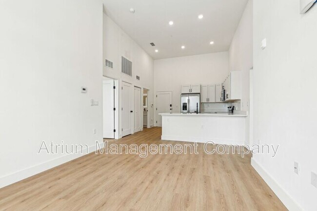 Foto del edificio - 221 S Bumby Ave