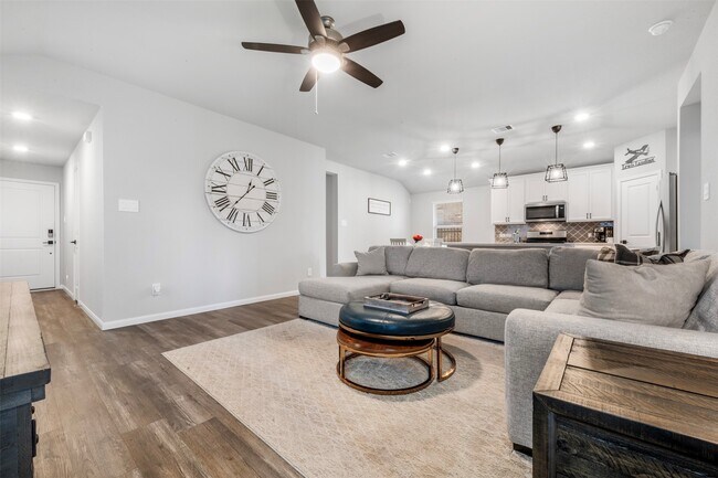 Foto del edificio - 27107 Blue Pool Dr