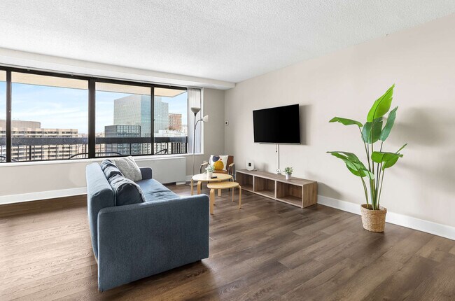 Foto del edificio - 1201 S Bell St