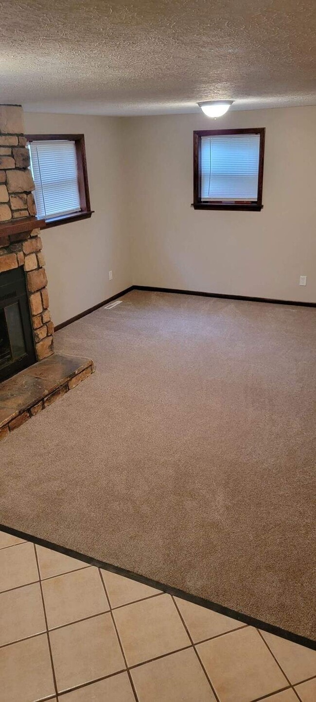 Building Photo - NOW AVAILABLE! - 2774 BEAL ST NW, WARREN, ...