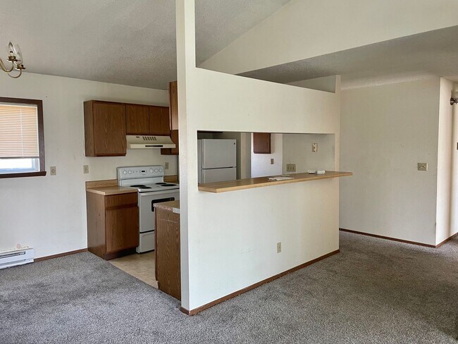 Building Photo - 3 Bed Townhome in South Fargo